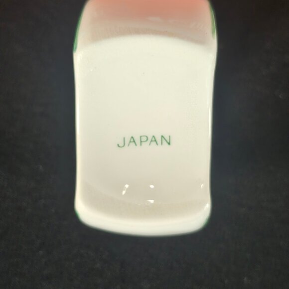 Set of 8  2 Boxes of 4 Christmastime Nikko Napkin Rings With Holly/Berry Design - Picture 5 of 10